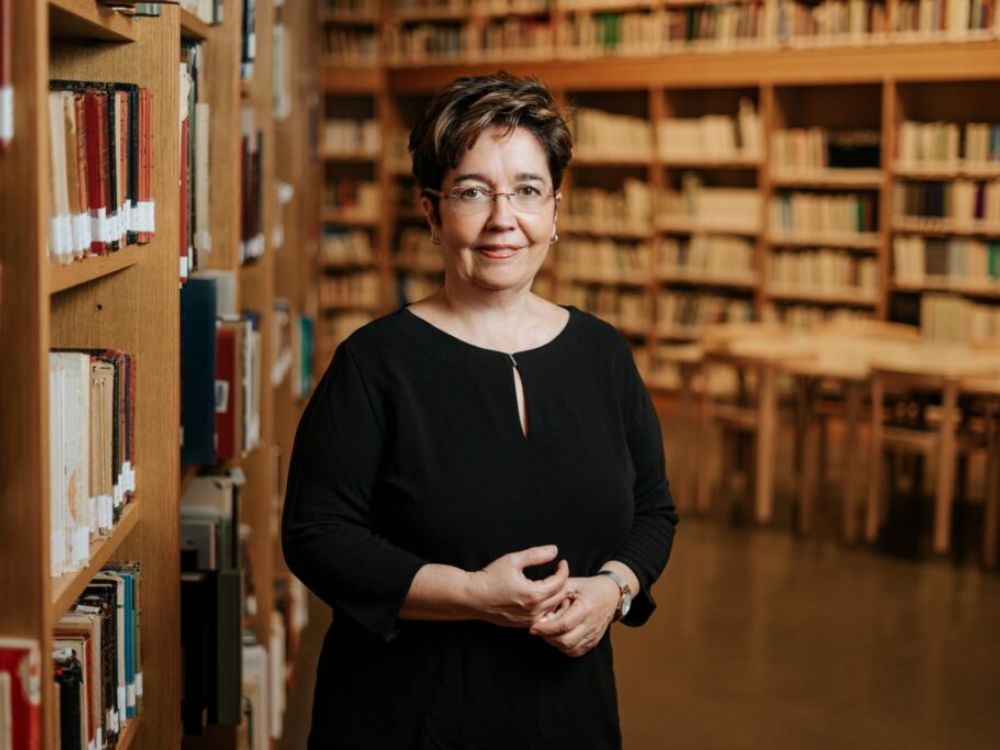 Académica Dolores Corbella