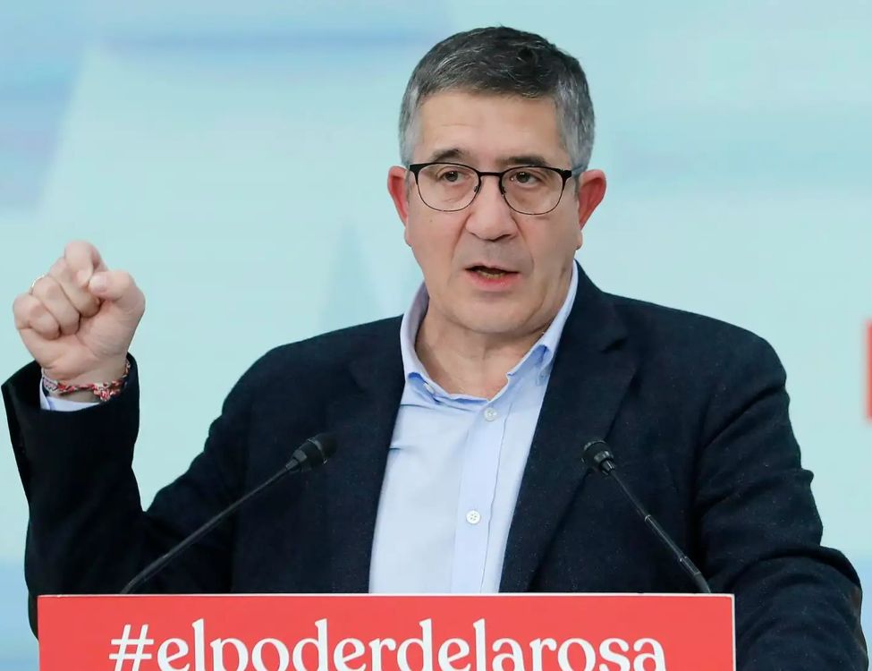 Seudoministro del negacionismo