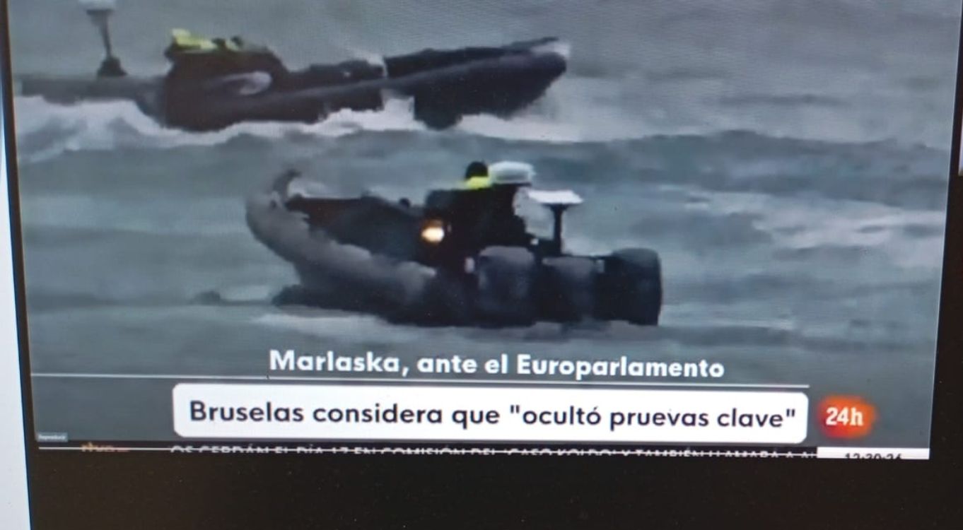 Pruebas con uve Barbaridad. Pantalla del Canal 24 horas de RTVE mostrando un rótulo con la frase “Marlaska, ante el Europarlamento. Bruselas considera que ocultó pruevas clave”, donde aparece la falta ortográfica 'pruevas' en lugar de 'pruebas'
